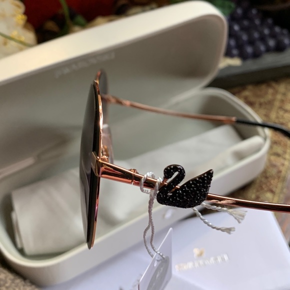 Authentic SWAROVSKI ROUND 51 metal/Acetate SWAN crystals sunglasses - Picture 2 of 16